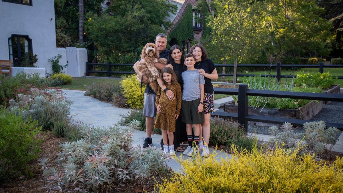 formlainc's tweet card. They renovated their Los Angeles yard with climate change in mind. Then they got derailed by a Nextdoor complaint and a city notice.