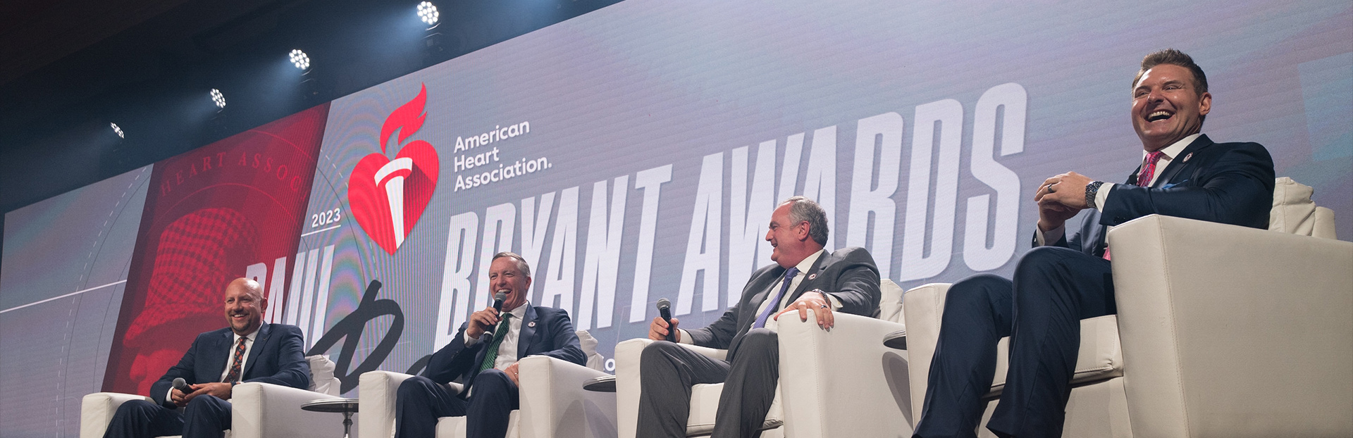 UNMLoboFB's tweet card. The Paul “Bear” Bryant Awards Fan Vote is back! YOU, the fans, will have the chance to determine which coach will win the Fan Vote. Tell us which coach you