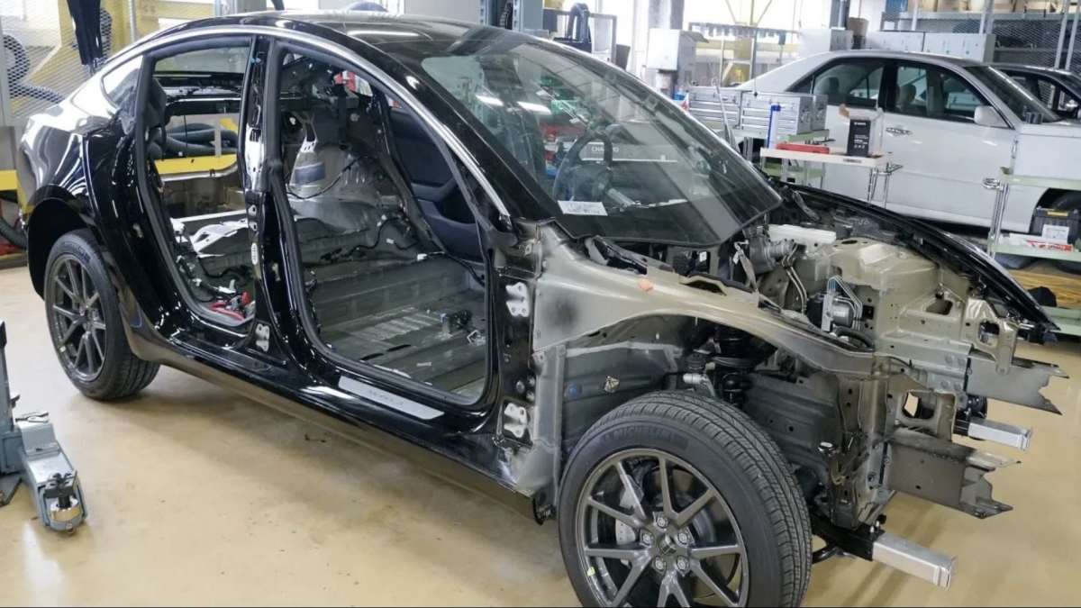 OrangeTreeTech's tweet card. Tesla’s Model 3, the most affordable car in the U.S. automaker's all-electric line-up, has electronics that are at least 6 years ahead of its rivals,