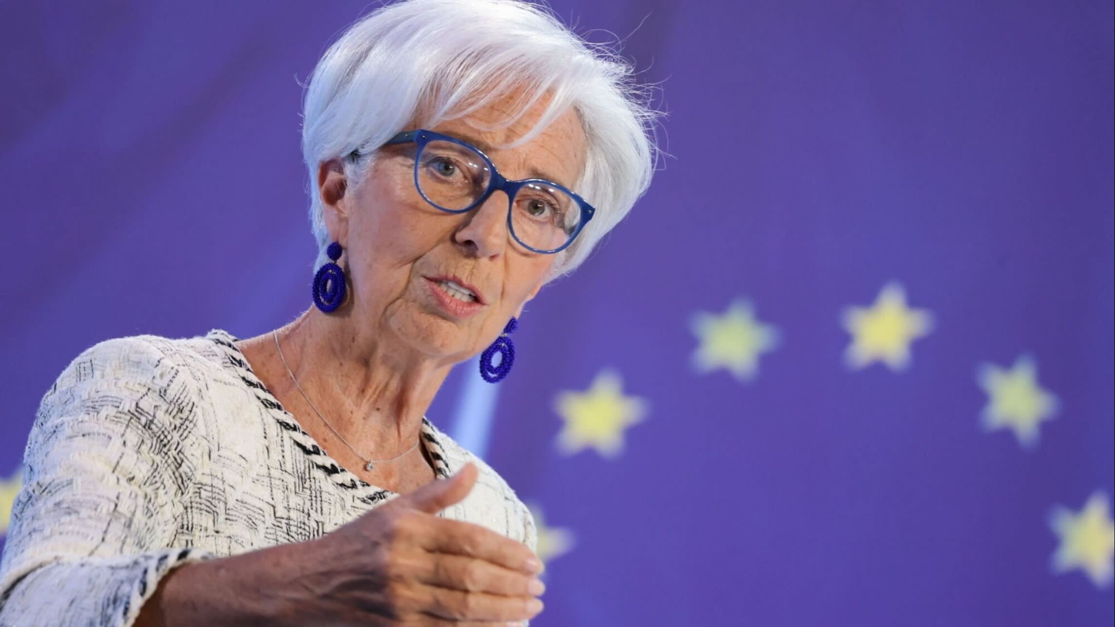 FinancialTimes's tweet card. A smoother rate path is preferable to a sharp up and down, allowing more time to assess data