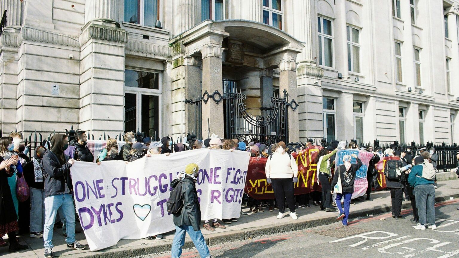 jo_bartosch's tweet card. Why did a CBBC presenter lead a protest against evidence-based medicine?