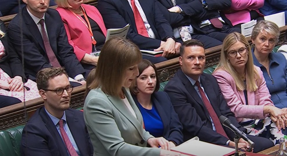 ConHome's tweet card. As she stands in Downing Street for that photo op Reeves should not underestimate how much the contents of her red box could finish off the economy, the government and her if it underwhelms.  