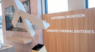 ForcesOperation's tweet card. MBDA et FLY-R se sont associés au groupe émirati Tawazun pour développer et produire une nouvelle munition téléopérée à l'aspect bien particulier, résultat parmi d'autres attendus au travers d'un...