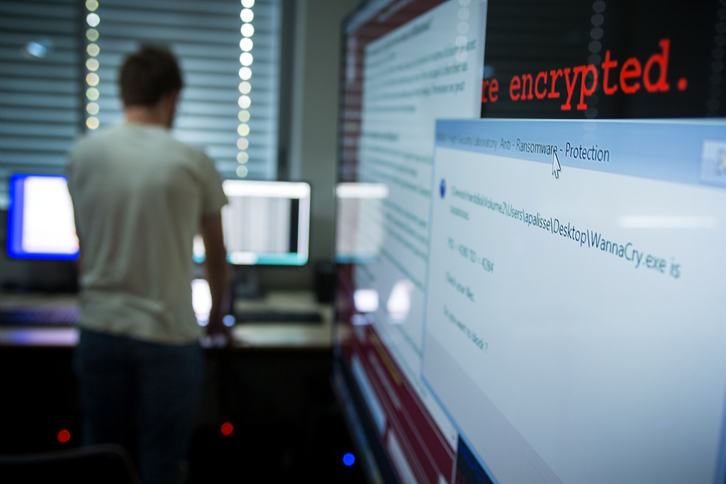 Inria_Academy's tweet card. La sécurité informatique face aux menaces quantiques - Inria Academy