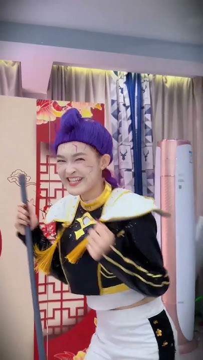 alevatescift1's tweet card. Introducing the VitaWear SmartBand, a next-generation wearable 😱...