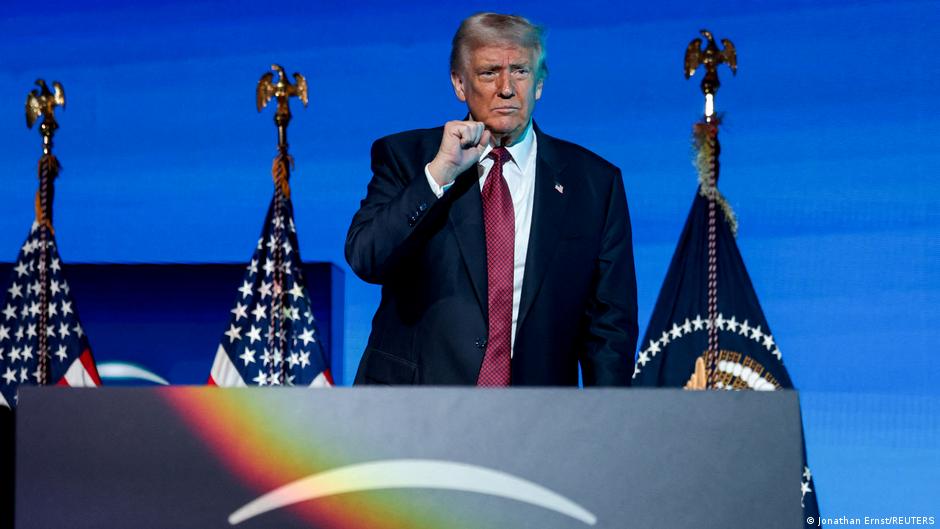 dw_espanol's tweet card. El mandatario estadounidense dijo que el político centroamericano, condenado por cargos de narcotráfico, ha sido tratado “de forma severa e injusta”.