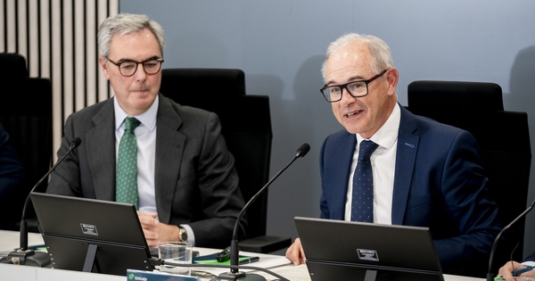 a_negociadora's tweet card. El banco andaluz espera tener un pay-out cercano al 100% en los dos próximos años, con una mejora del beneficio y priorizando dividendos frente a recompras