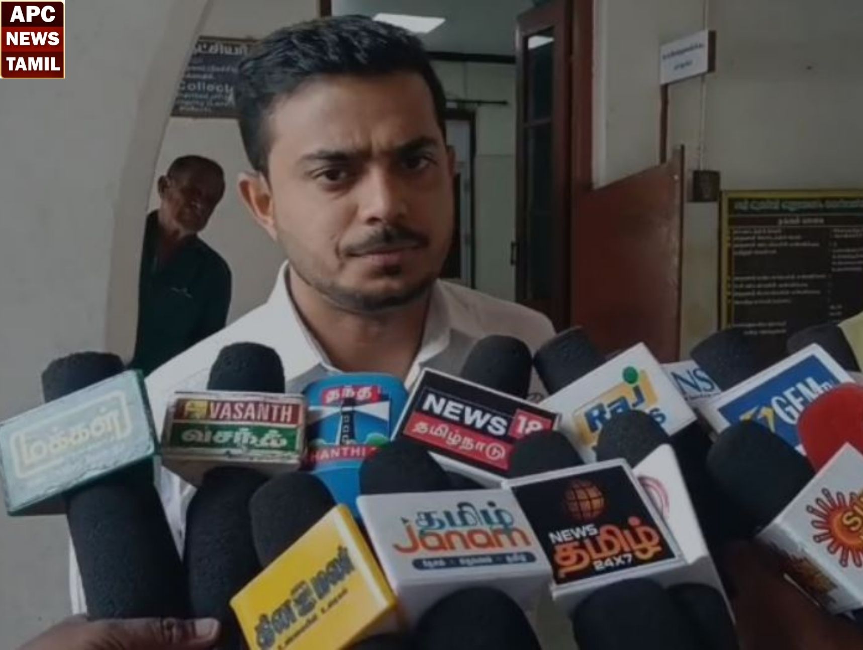 apc_news_tamil's tweet card. கோவை மாவட்டத்தில் 85 சதவீதம் வாக்காளர்களுக்கு கணக்கீட்டு படிவம் வழங்கப்பட்டுள்ளதாக கோவை மாவட்ட ஆட்சியர் பவன் குமார் தகவல் அளித்துள்ளாா்.தமிழகம் முழுவதும்