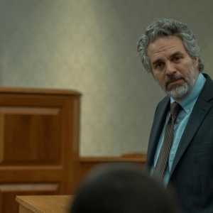 ShowbizzNWNL's tweet card. De dramaserie TASK, met Emmy-winnaar Mark Ruffalo in de hoofdrol, krijg een tweede seizoen. De serie van Brad Ingelsby (Mare of Easttown) ontving veel lof