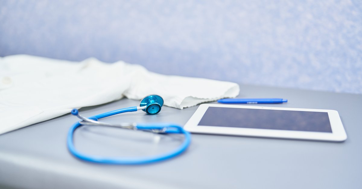 andrepcdc's tweet card. Doctors are working harder and longer, all while patients can access them less.