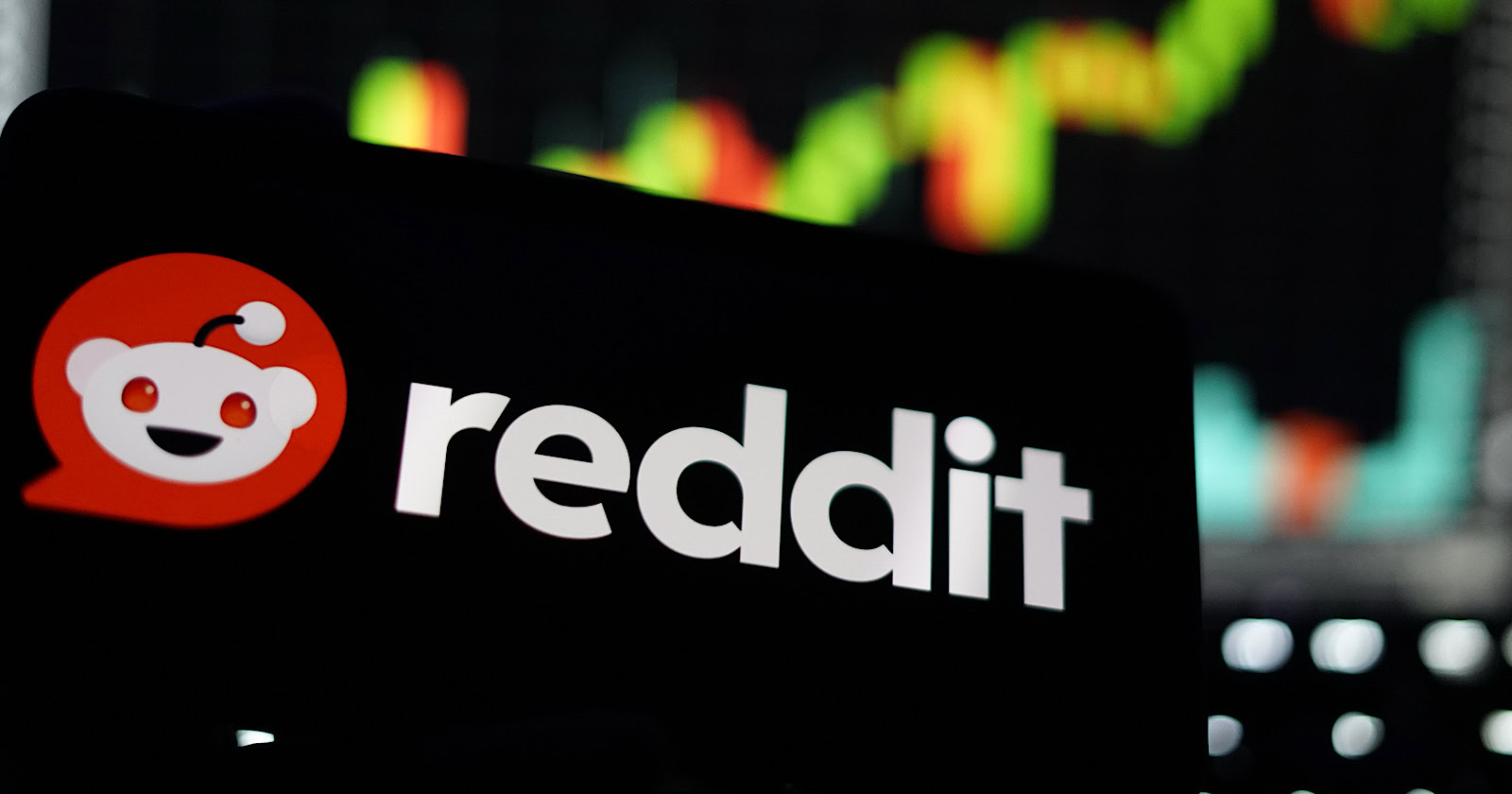 hurdieb's tweet card. Reddit is investing in search after hitting 70M weekly queries, with Reddit Answers expanding and deeper integration on the way.