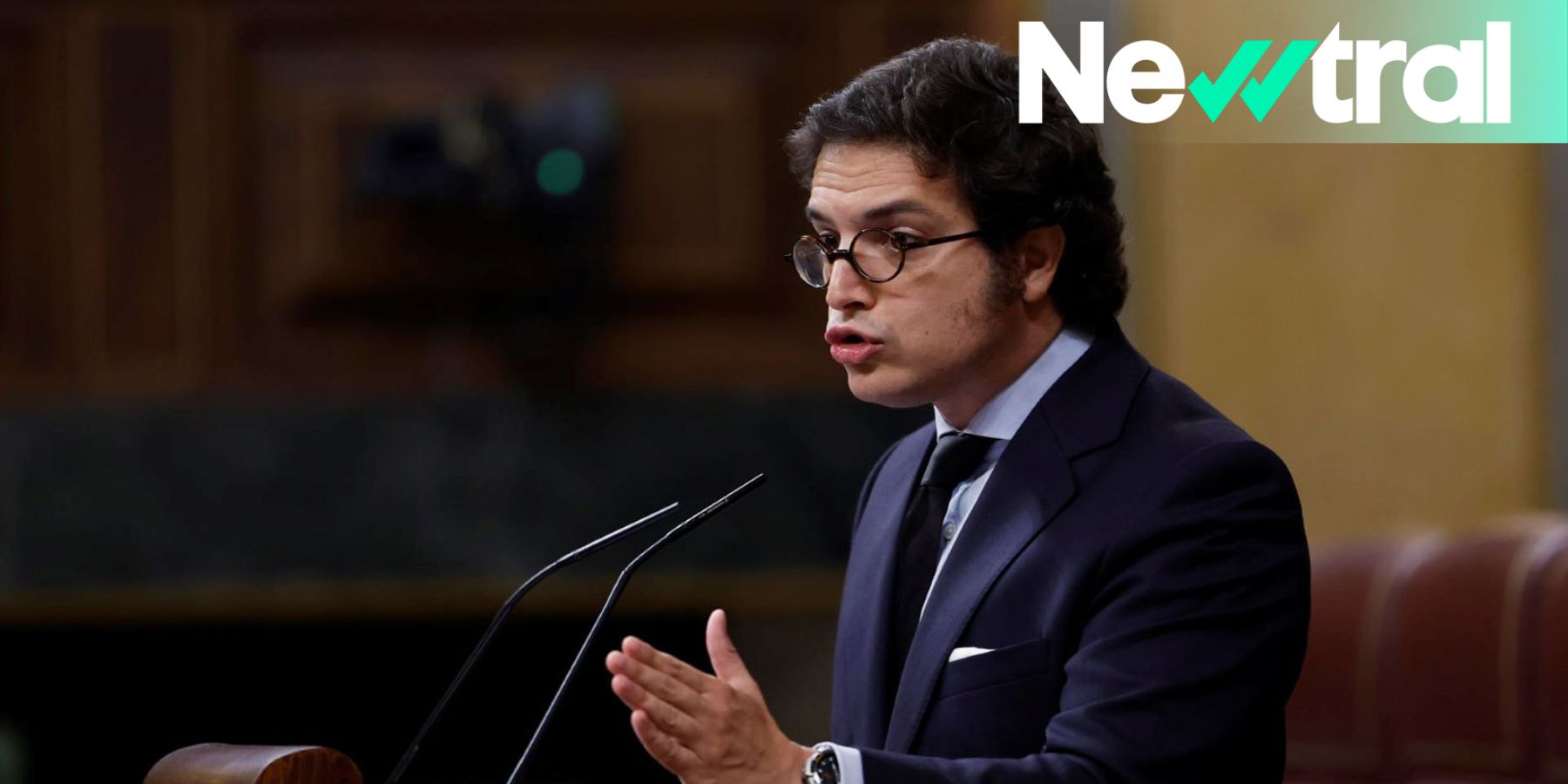 Newtral's tweet card. De dónde sale la cifra de que “al trabajador medio el Estado le quita el 50% de su salario cada año”. Lo analizamos con expertos.