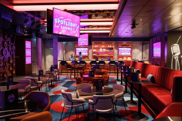 DigitalAVMag's tweet card. Este nuevo navío turístico cuenta 6.000 equipos de señalización digital inteligente y televisores de calidad comercial de Samsung en camarotes, alojamientos de la tripulación y espacios comunes.