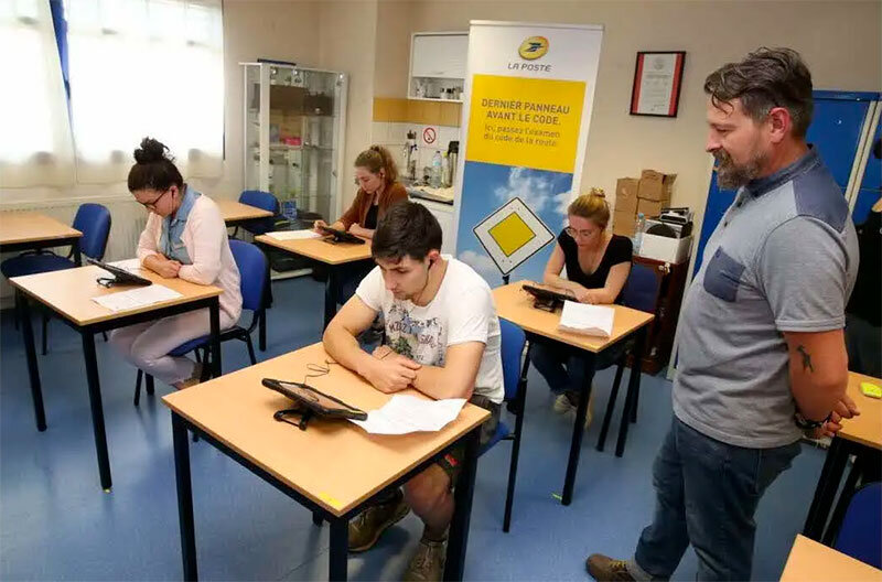 autoecolewagner's tweet card. Passer le code moto avec la poste. Inscrivez vous en candidat libre, il est possible de passer l'ETM sans faire appel à une moto-école !