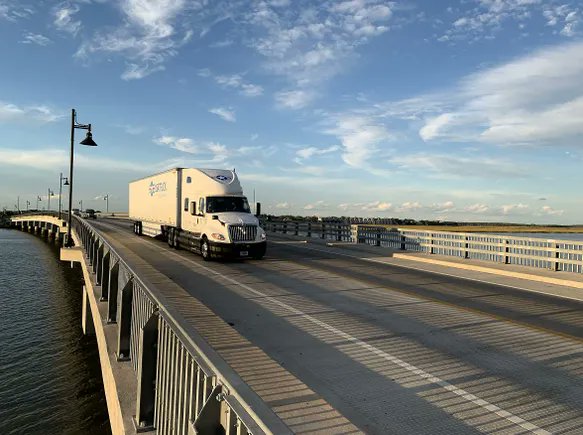 ParadoxSoftware's tweet card. The carrier had one of the highest turnover rates in the industry, and fixing that was key to success.