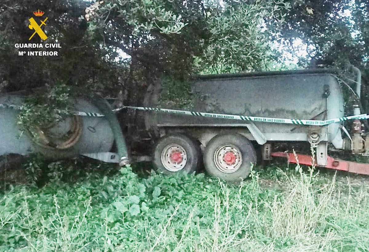 EPCantabria's tweet card. La Guardia Civil ha procedido a investigar a un hombre de 28 años como presunto autor del hurto de dos...