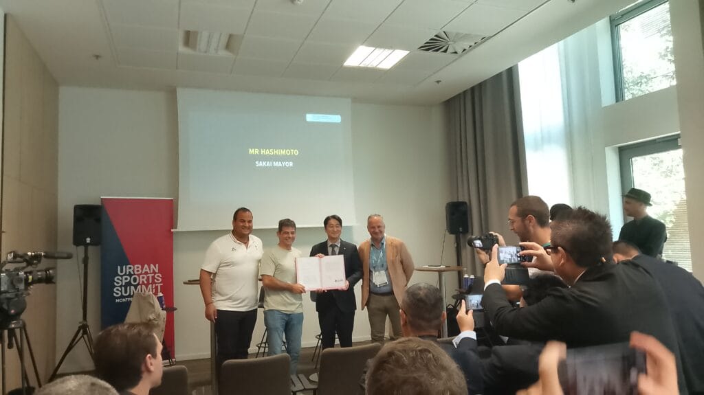 AlilateFatma's tweet card. Au départ, il s'agit du projet d’études d’un étudiant Sup de Co de Montpellier – désormais Business School - d’Hervé André-Benoît, en 1997. Un évènement