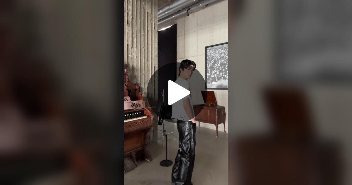 NCTsmtown's tweet card. 781.8K likes, 8718 comments. “Fit check ✔ #JAEHYUN #재현 #J #JAEHYUN_J #Smoke”