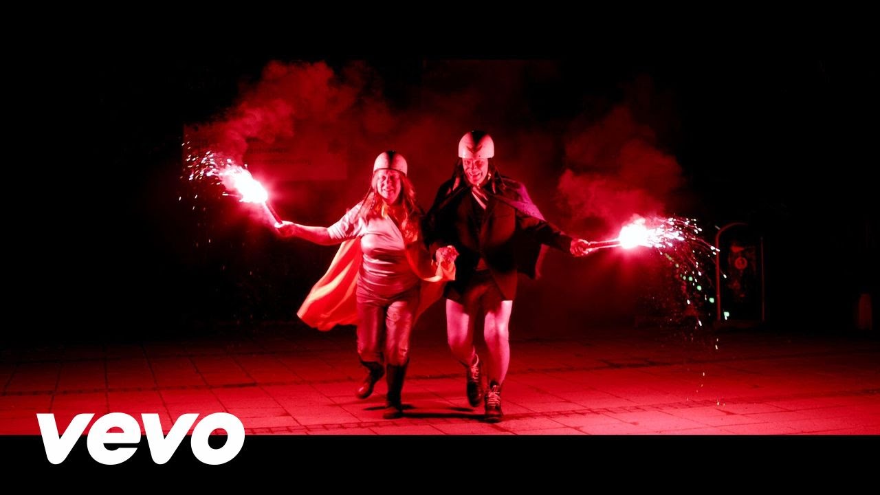 olucasjs's tweet card. Senses Fail - Between the Mountains and the Sea