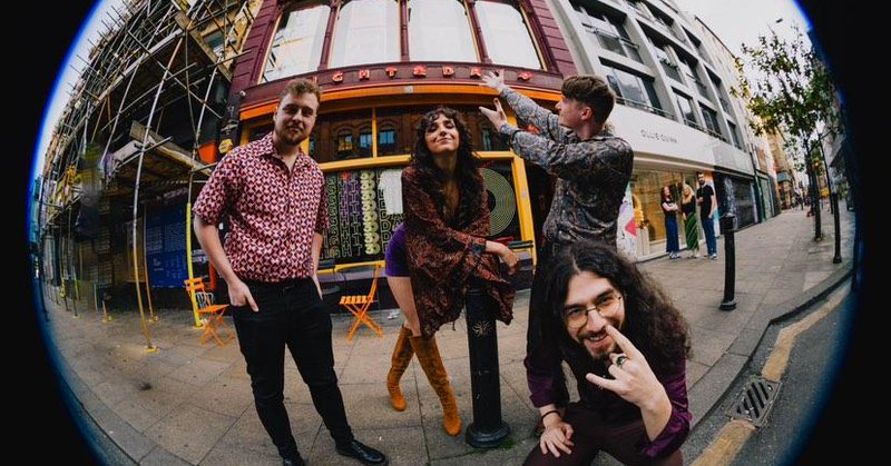 Tweet card summary image