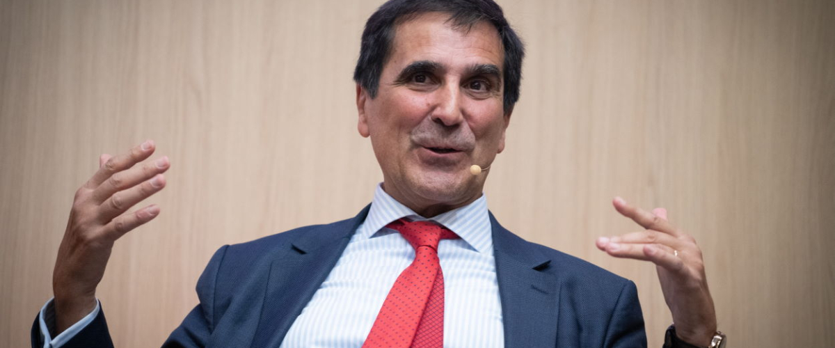 El_Plural's tweet card. Antonio del Moral, juez del Opus Dei que ha condenado al fiscal general, defiende incumplir la ley y no respetar el secreto de sumario