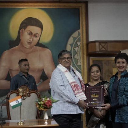 Tweet card summary image