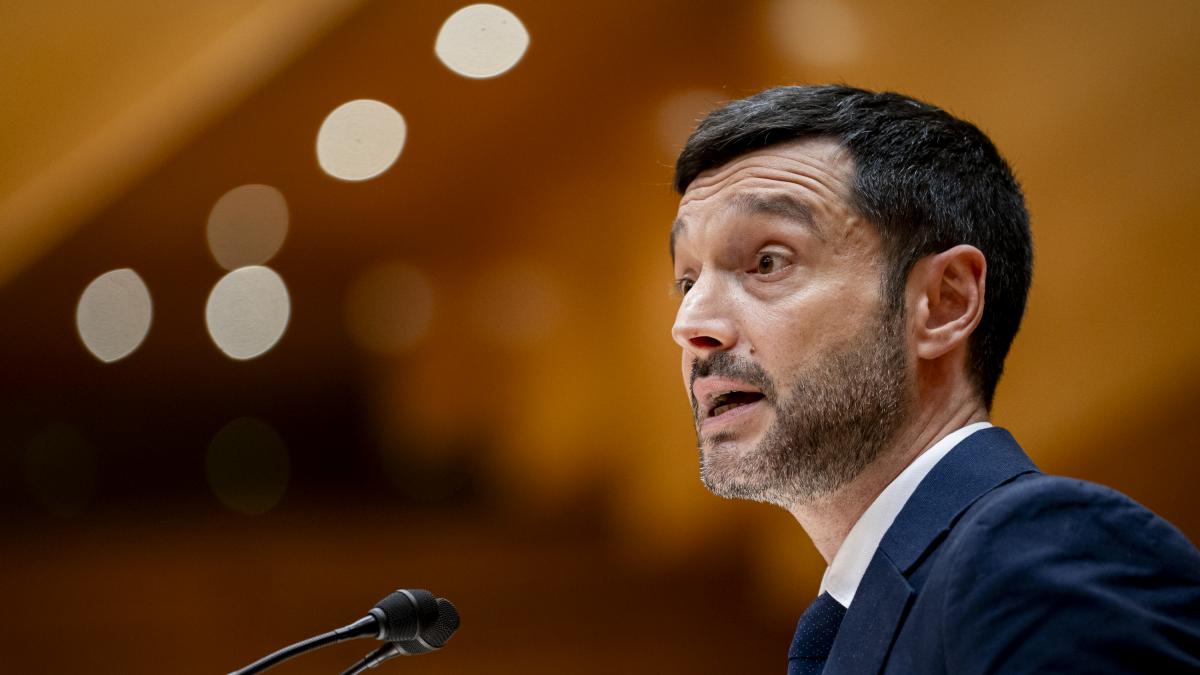 danielsenderos's tweet card. Pablo Bustinduy, ministro de Consumo, lo ha confirmado este miércoles. Ha tildado de 'incomprensible' que no exista ningún control en esta materia y ha asegurado que la medida se incluirá en un Real...