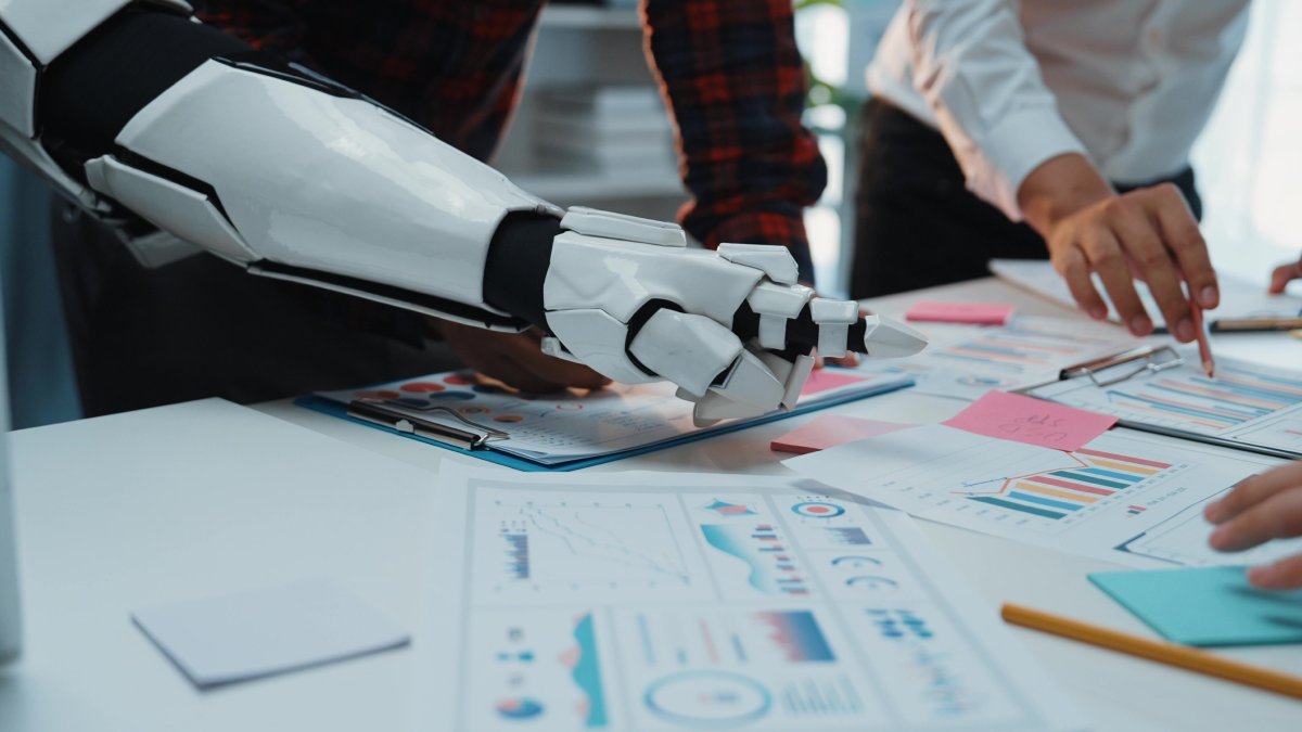 FortedLtd's tweet card. Discover how AI and intelligent content management are redefining operational excellence and driving digital transformation in banking.