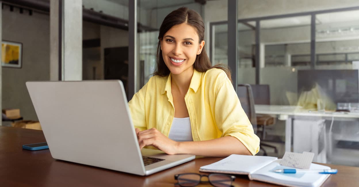 manoramaonline's tweet card. വിപുലമായ ഡേറ്റ ഫലപ്രദമായി കൈകാര്യം ചെയ്യാൻ പഠിക്കുന്നത് ആരുടെയും കരിയറിന് ഉപകാരപ്രദമാണ്. കാരണം ഡേറ്റ വിശകലനം ചെയ്ത് ഒരു കമ്പനിയുടെയോ, ബിസിനസിന്റെയോ.Data Science Online Course, Malayala Manorama...