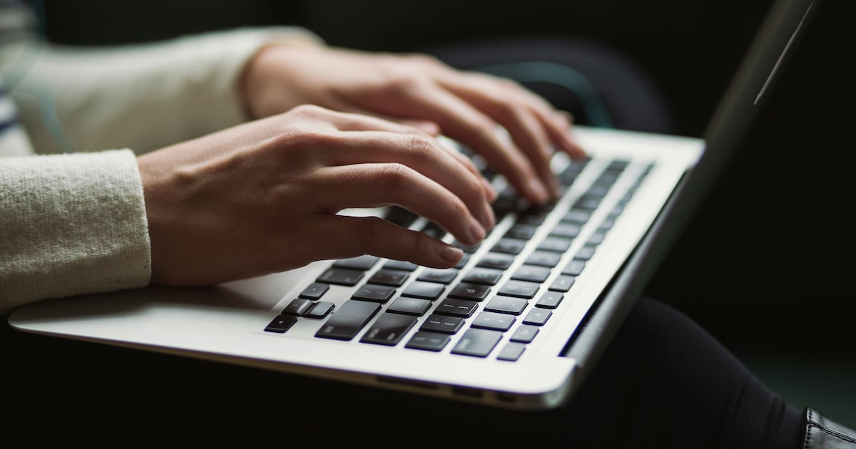 richnourichnou's tweet card. "Mettre la donnée au service de la réflexion humaine". Voici l'objectif de l'entreprise Opendatasoft qui annonce ce 30 septembre un changement d'identité pour devenir "Huwise", contraction de human...