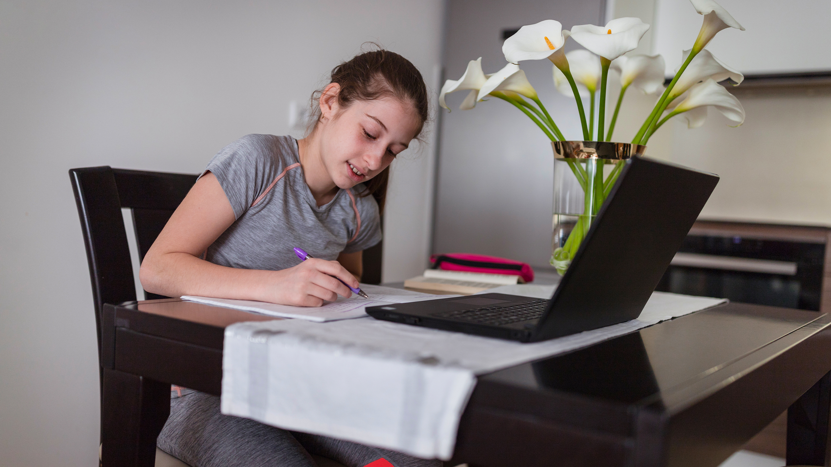 edutopia's tweet card. Taking notes on readings doesn’t always come naturally to students, and having a framework to follow helps them focus on what’s most important.