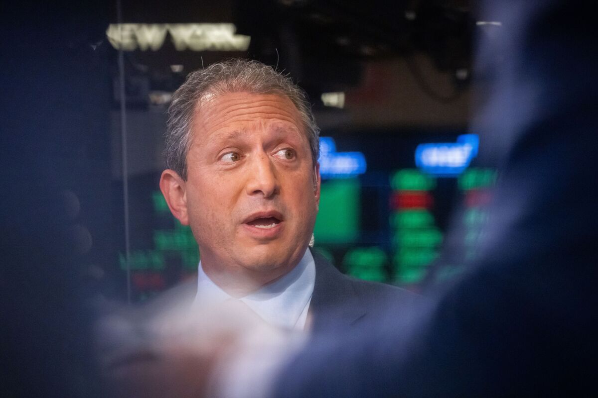 bradlander's tweet card. New York City Comptroller Brad Lander is urging three of the city’s pension funds to drop BlackRock Inc. because of “inadequate” climate plans, the latest move to penalize investment firms for...