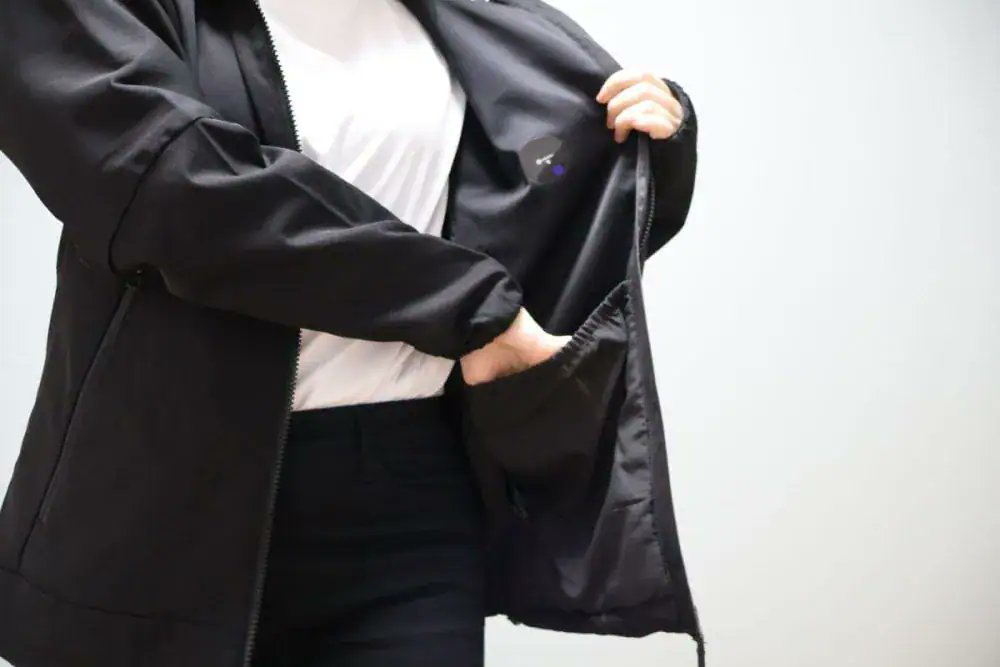 MonoMaxWEB's tweet card. 2025年10月に最も読まれた「アウター編」の人気記事BEST3を一挙公開します。見事1位に輝いたのは、気温5℃～25℃まで寒暖差ストレスを解消するという、2,900円のワークマン「断熱βジャケット」。2位は、「驚くほど軽くて暖かい」と評価されるユニクロ：シーの“極楽アウター” 、3位は「雲のような暖かさ」のルルレモン最新ダウンです。コスパ優秀な機能性アウターの実力をご覧ください。