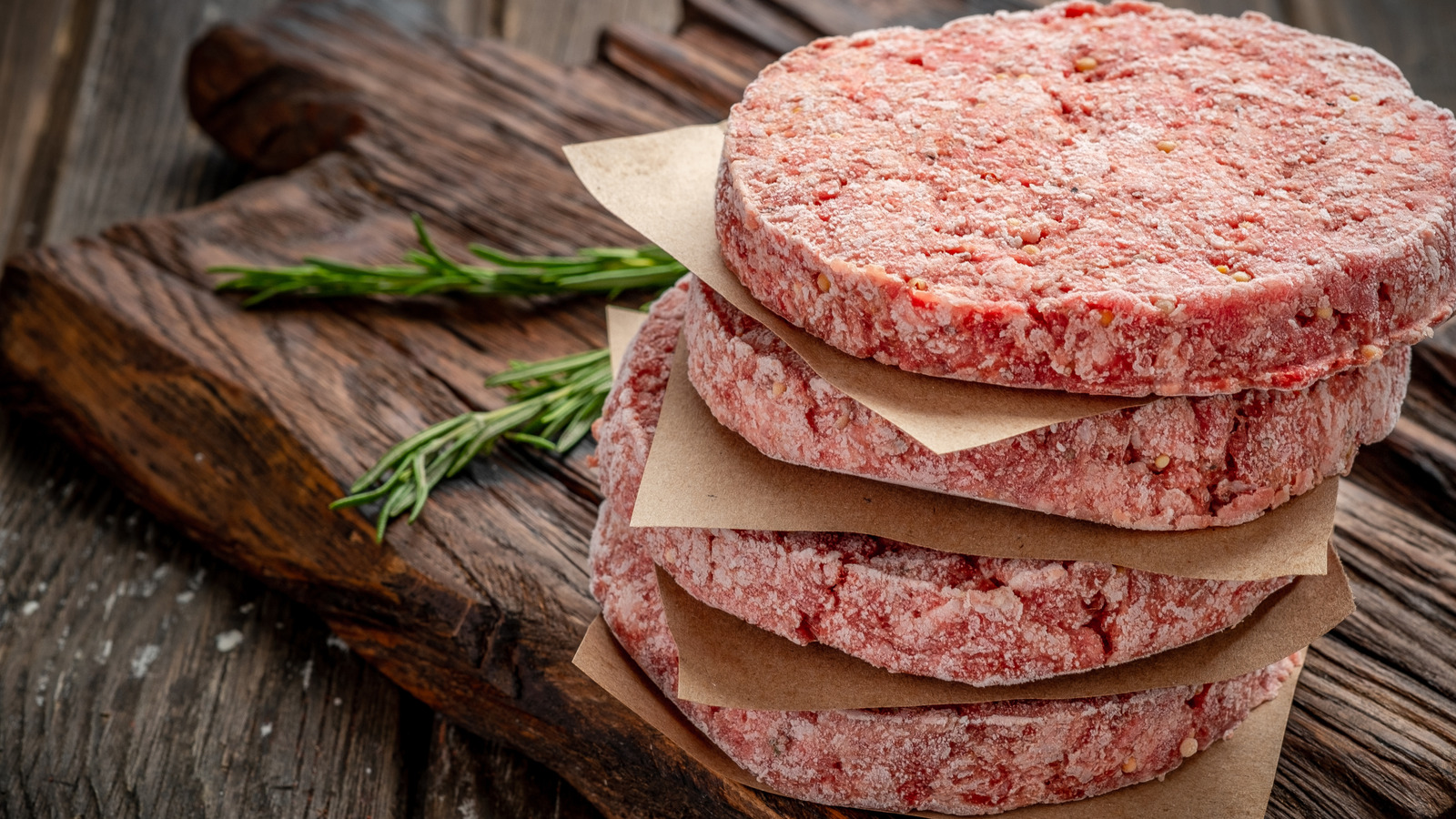 CHOW's tweet card. Costco shoppers are buying Kirkland Signature Frozen Ground Beef Patties instead of higher-quality meat. Costing around $6 a pound, they're juicy and tasty.