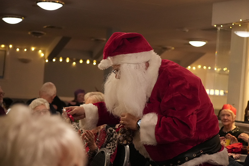 projectscot's tweet card. RAVENSCRAIG Ltd has teamed up with Motherwell FC Community Trust to host a 2025 Festive Friends Christmas lunch for older and socially isolated members of t ...