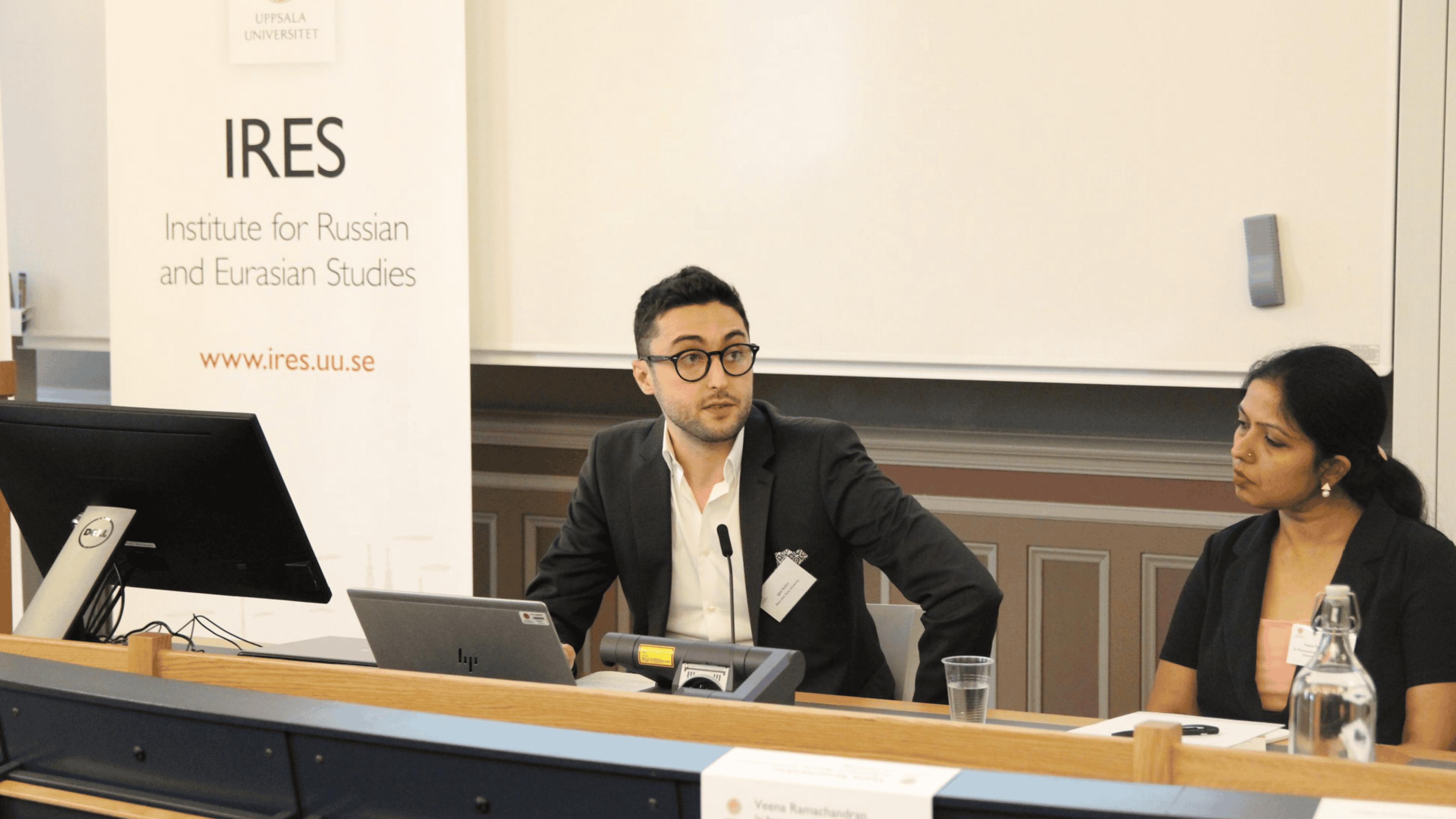 ScholarsAtRisk's tweet card. He writes that to destroy a language, it is enough to erase it from all public spaces and isolate it from society.