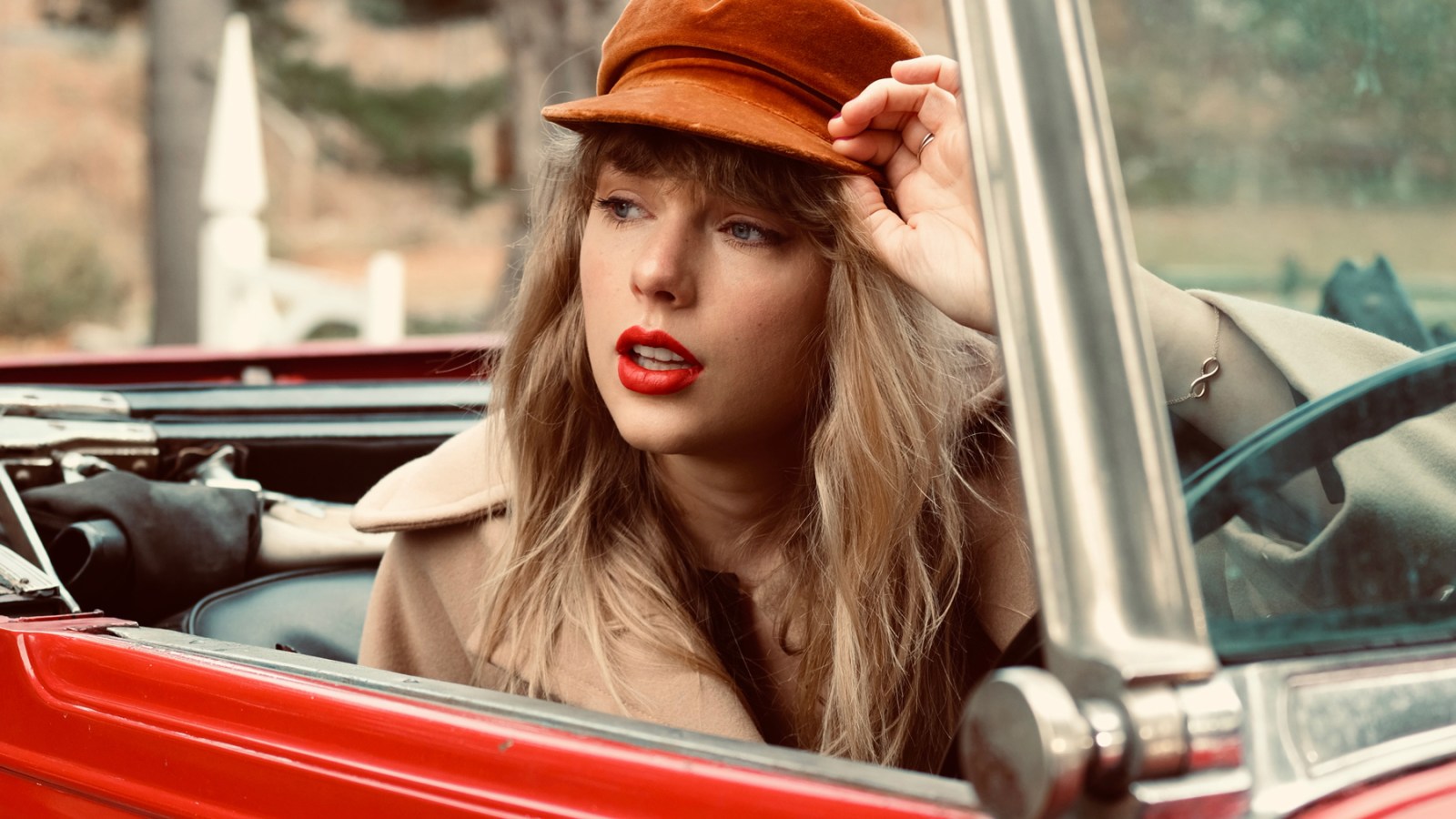 RollingStone's tweet card. Review: Red (Taylor's Version)