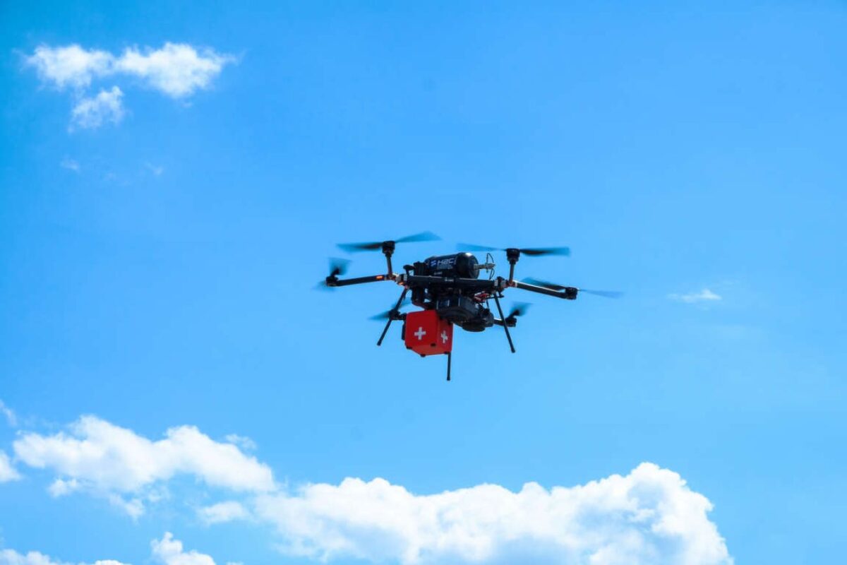 MeteoWeb_eu's tweet card. Stesi Srl è tra i partner del progetto “Sandbox” sulla Mobilità Aerea Avanzata per il trasporto di merci sanitarie, medicinali e sostanze biologiche urgenti tramite droni alimentati a idrogeno verde....