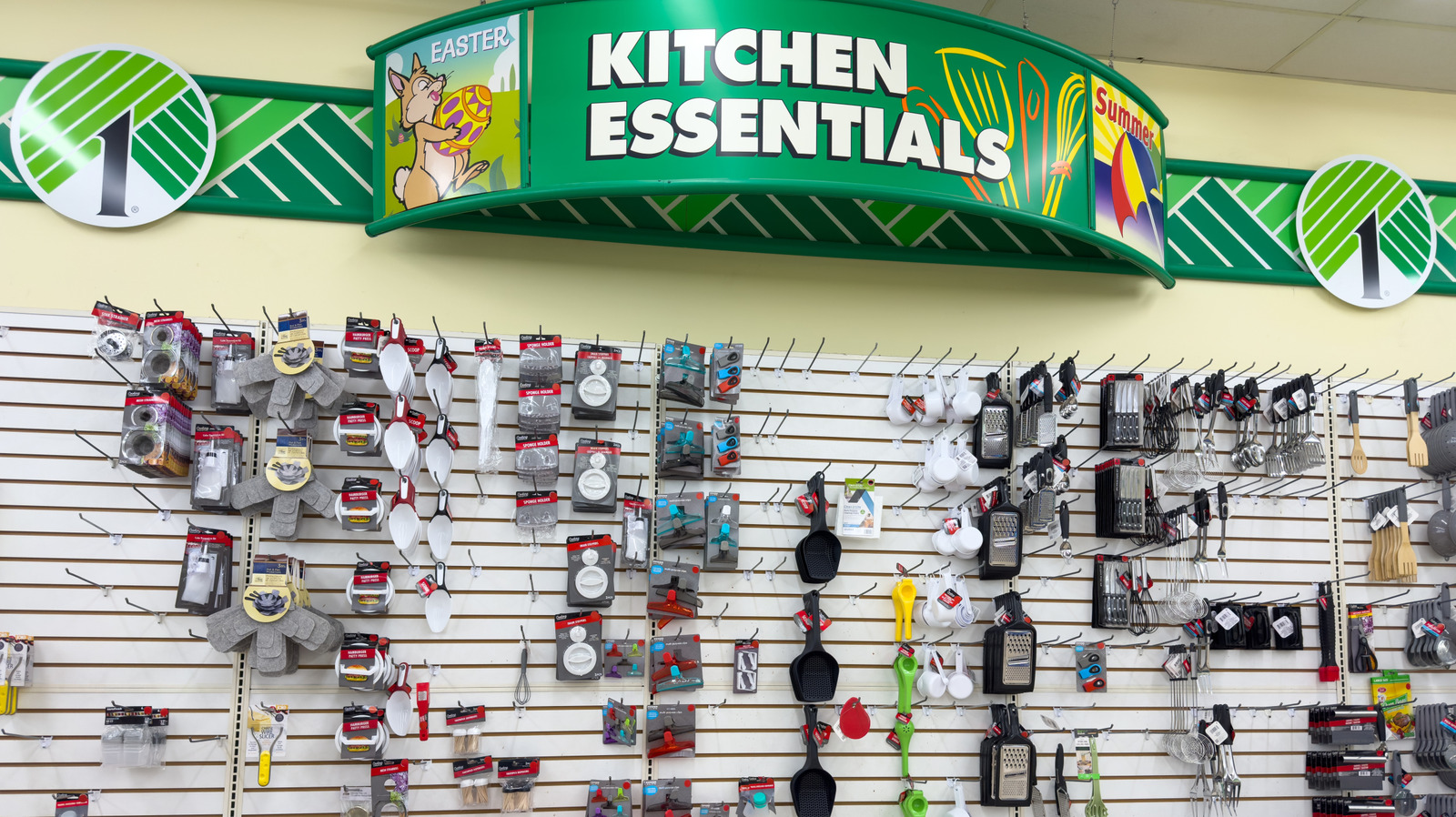 CHOW's tweet card. Stock your cutlery drawer with a full set of flatware for about the same price you'd pay for a fancy latte at Dollar Tree. Here's what to know.