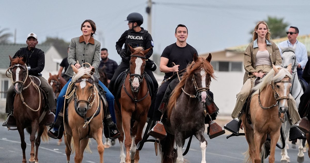 openDemocracy's tweet card. The electorate has forcefully voted no to foreign military bases and the Noboa’s attempt to draft a new constitution