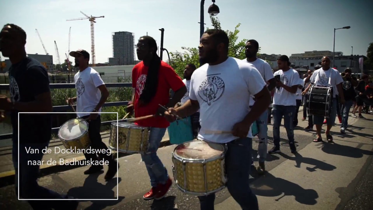 hyperion's tweet card. Hyperion Lyceum verhuisparade