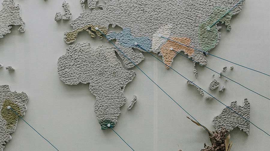 iTechSeries's tweet card. Discover how localization in B2B marketing builds trust, drives engagement, and ensures global consistency with local relevance.