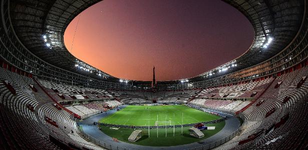 BlogdoJuca's tweet card. A querida ouvinte e o caríssimo ouvinte sabem que a Seleção Brasileira vai jogar hoje à noite no Estádio Nacional de Lima, contra o Peru, pelas eliminatórias da Copa do Mundo.Mas talvez não estejam...