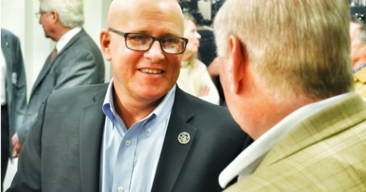 ericpreven's tweet card. Los Angeles City Councilmember Mike Bonin says he’s choosing mental health over a powerful job: “If you don't take care of yourself, you can't take care of anybody else.”