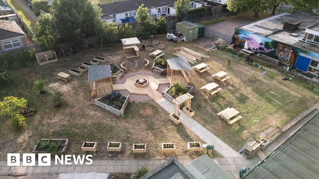 Splash_Projects's tweet card. The previously underused garden space was transformed by 130 volunteers over four days.