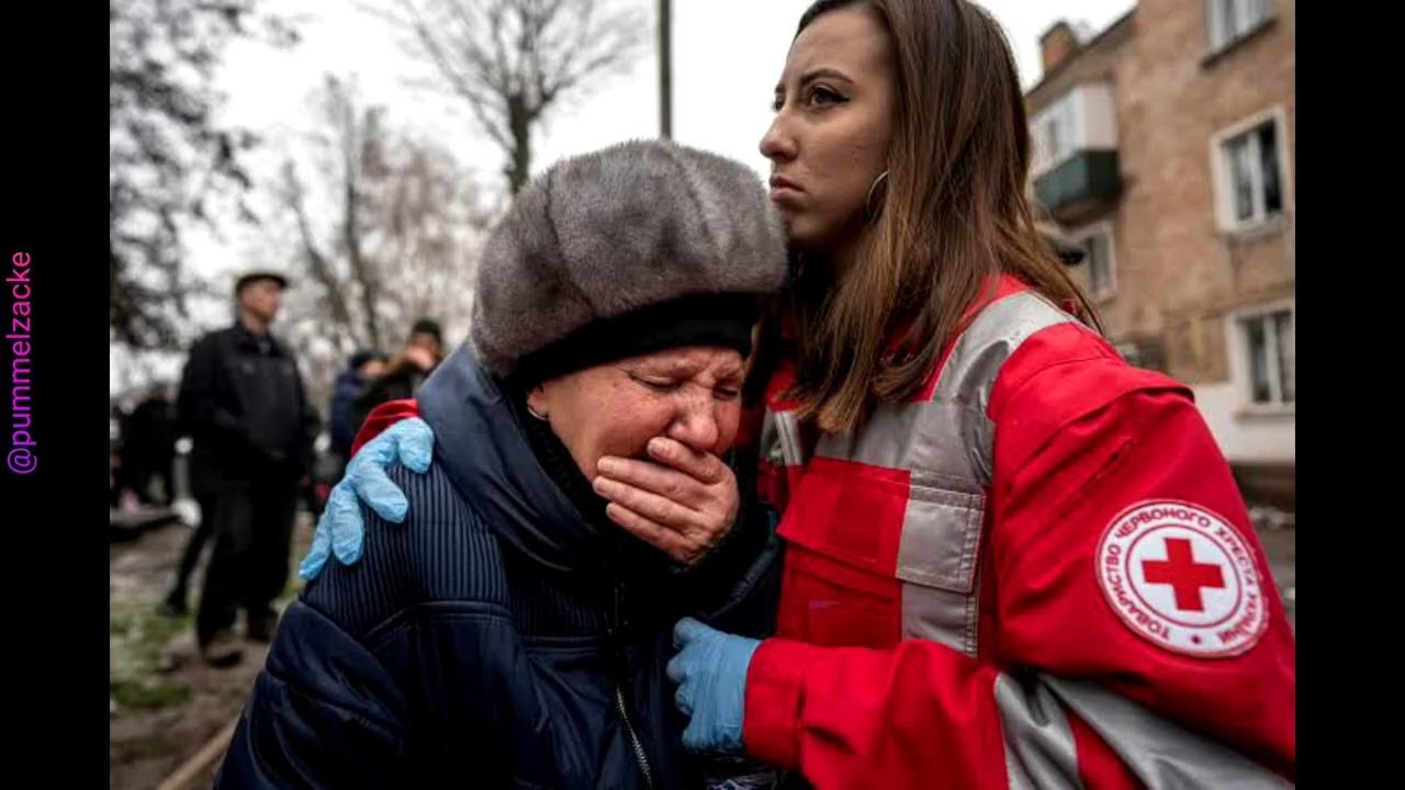 Pummelzacke's tweet card. Was ist los in BERLIN?