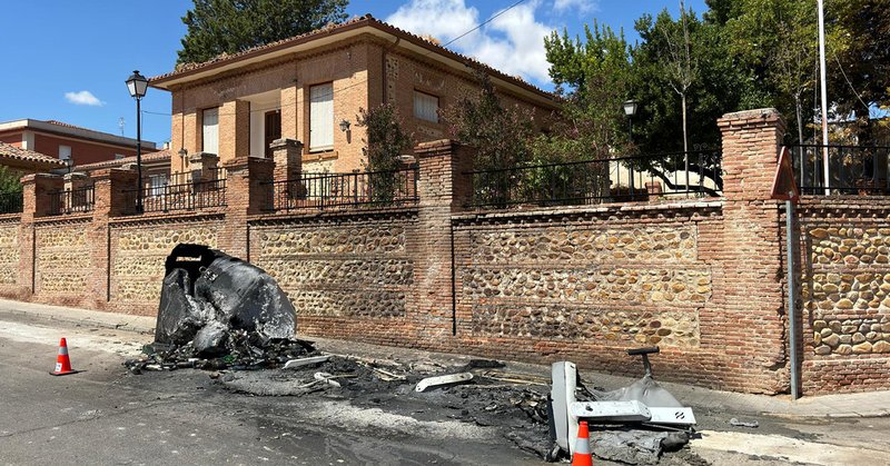 Tweet card summary image