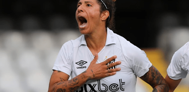 BlogdoJuca's tweet card. O Santos puniu a veterana Cristiane porque ela ao trocar camisas com a colega do Corinthians vestiu a camisa do rival. AQUI.Trogloditas protestaram, a jogadora, constrangida, até se desculpou e,...