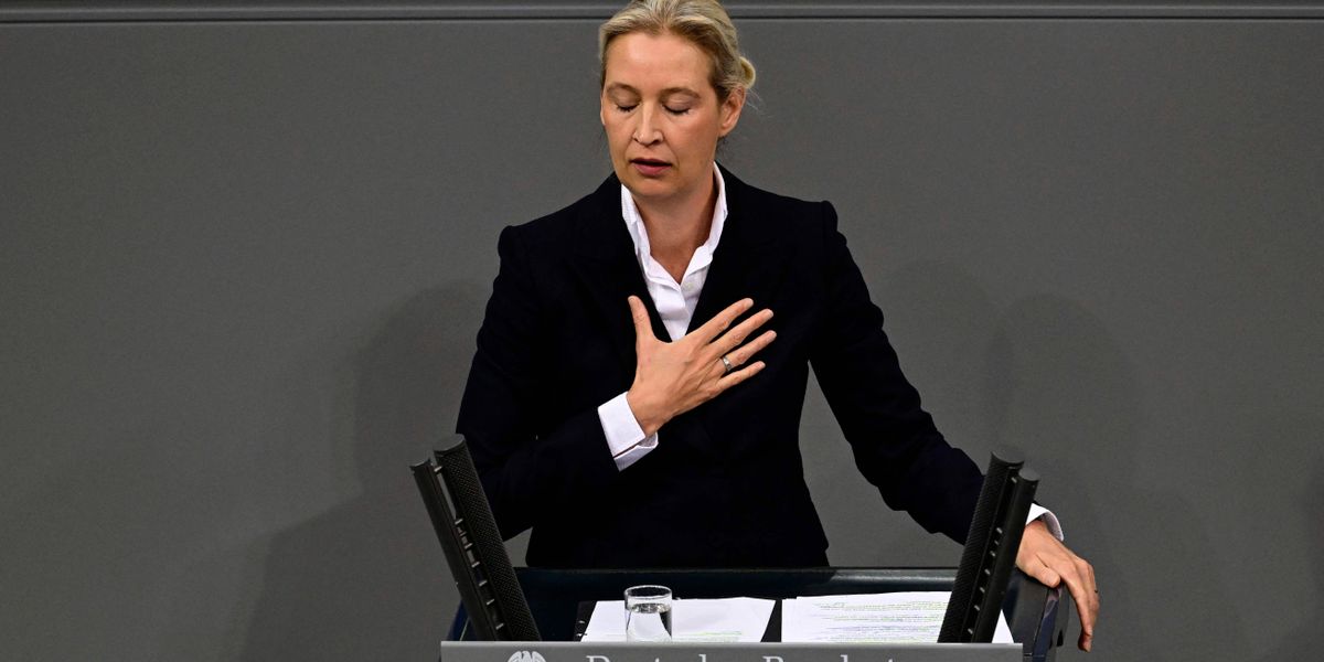 derspiegel's tweet card. Alice Weidel und Tino Chrupalla zeigen bei der Generaldebatte, was die AfD inhaltlich zu bieten hat: nichts. Befürworter von Wohlstand und Sicherheit in diesem Land sollten das erkennen, auch als...