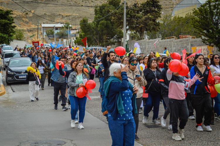 AgenciaAica's tweet card. Participaron fieles de las parroquias y capillas que componen la diócesis. Se realizó una peregrinación por los templos jubilares y el obispo, Mons. Jorge Wagner, celebró la misa en la catedral.